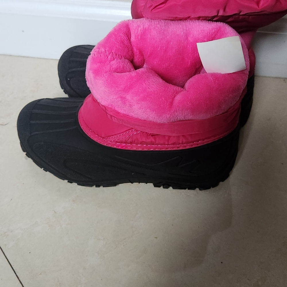 Snow boots